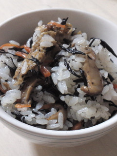 炊きこまない☆ひじきご飯-レシピのメイン写真