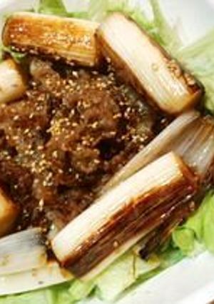 牛バラ肉と焼き葱のボリュームサラダ-レシピのメイン写真