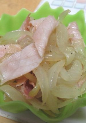 簡単★生ハムと玉ねぎ炒め　お弁当-レシピのメイン写真