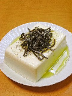 豆腐のつまみ(塩昆布&オリーブオイル)-レシピのメイン写真