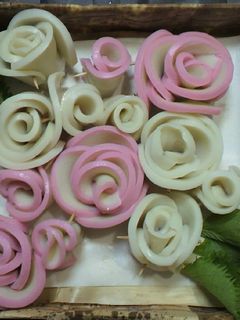 お花見弁当に薔薇かまぼこ-レシピのメイン写真