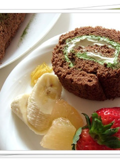 ココアと抹茶のほろにがロールケーキ-レシピのメイン写真