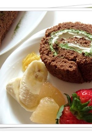 ココアと抹茶のほろにがロールケーキ-レシピのメイン写真