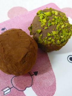 クリームチーズとピスタチオのトリュフ-レシピのメイン写真