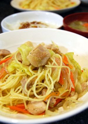 鶏モモをクレイジーソルトでオイルパスタ！-レシピのメイン写真