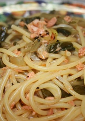 ピリ辛!焼さけと高菜のお手軽パスタ♪-レシピのメイン写真