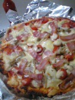 ツナのかわりに鮭フレークでピザ-レシピのメイン写真