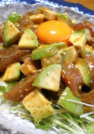 マグロとアボカドで、なんちゃってユッケ-レシピのメイン写真