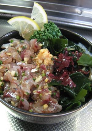 新鮮アジ・たたき・海藻の旬丼-レシピのメイン写真