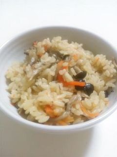 しめじ炊き込みごはん-レシピのメイン写真