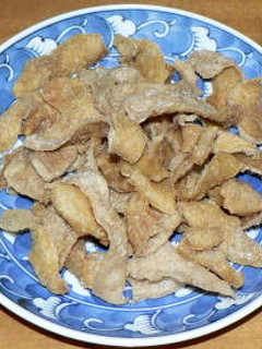 米粉をまぶして、鶏皮のパリパリ揚げ-レシピのメイン写真