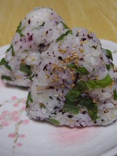 赤青しそとごまのおにぎり-レシピのメイン写真