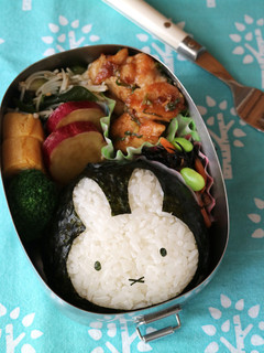 海苔を巻くだけ*ミッフィーのキャラ弁-レシピのメイン写真