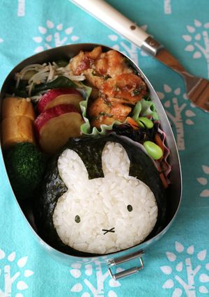 海苔を巻くだけ＊ミッフィーのキャラ弁-レシピのメイン写真
