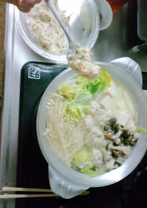 ぉ鍋に♪ふんわり鶏だんご-レシピのメイン写真