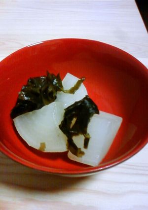上品なあじわい☆大根とわかめの煮物-レシピのメイン写真
