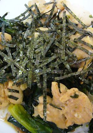 鶏肉とほうれんそうのごまじゃこ丼☆-レシピのメイン写真