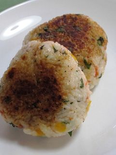 鮭とチーズと大葉のこんがり焼きおにぎり-レシピのメイン写真