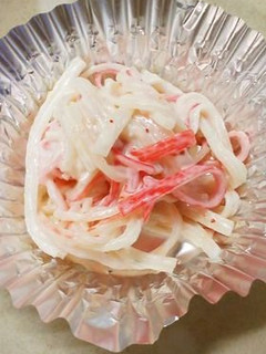 お弁当に♪かにかまの七味マヨ和え-レシピのメイン写真