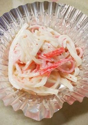 お弁当に♪かにかまの七味マヨ和え-レシピのメイン写真