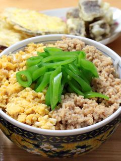 味噌でしっとり、三色そぼろ丼。-レシピのメイン写真