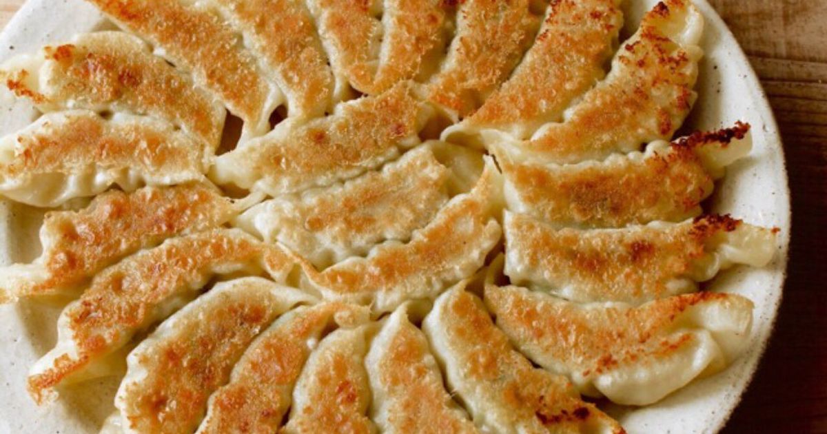 基本からアレンジまで!思わずつくりたくなる「餃子レシピ 人気1位」のレシピ集 | クックパッド