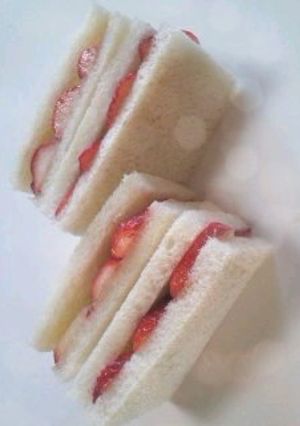 朝ごはんにぴったりシンプルいちごサンド-レシピのメイン写真