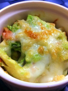 アボカドと焼さけあらほぐしのチーズ焼き-レシピのメイン写真