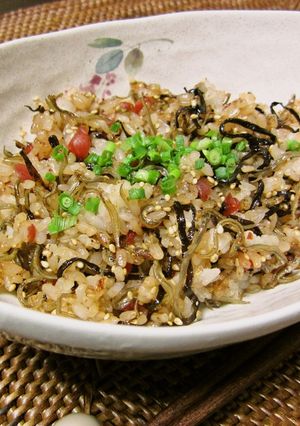 カリカリ梅とカリカリじゃこの和炒飯-レシピのメイン写真