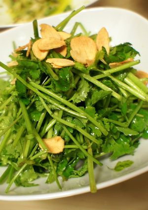 セリと香菜のサラダ-レシピのメイン写真