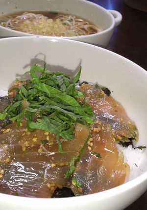 ゴマ香る♪めんつゆで簡単マグロの漬け丼-レシピのメイン写真