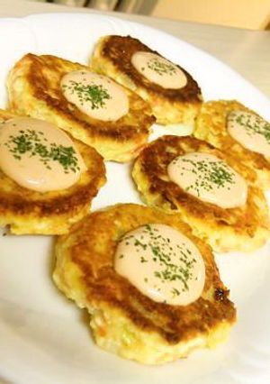 鮭とコーンのふんわりはんぺんバーグ-レシピのメイン写真