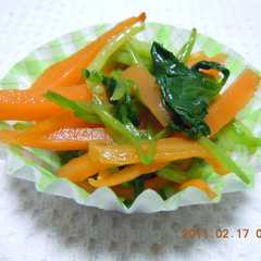 รูปของ にんじんとみつばの和え物