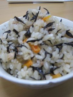 ひじき&ツナで炊き込みご飯-レシピのメイン写真