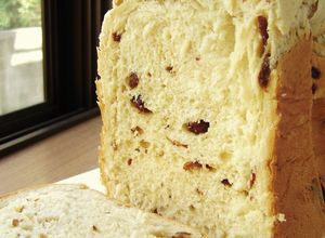 ＨＢでクリームチーズ・ラムレーズン食パン-レシピのメイン写真