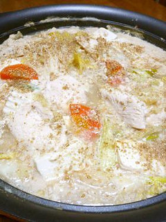 塩鶏風むね肉を鍋料理に♪豆乳鍋。-レシピのメイン写真