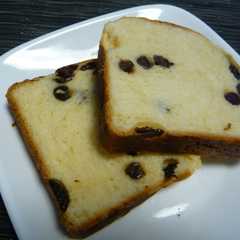 รูปของ ケーキのようにリッチなラムレーズン食パン