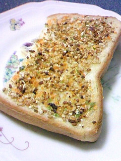 ご飯じゃなくて!?ふりかけトースト-レシピのメイン写真