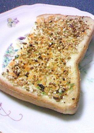 ご飯じゃなくて!?ふりかけトースト-レシピのメイン写真