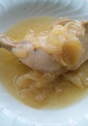 鶏骨付きもも肉＆玉ねぎのコンソメ煮-レシピのメイン写真