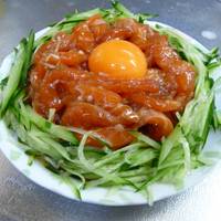 基本からアレンジまで!思わずつくりたくなる「サーモンユッケ 基本からアレンジまで!思わずつくりたくなる「サーモンユッケ