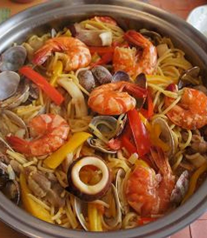 フライパンでパスタパエリア(フィデオア) by ひろけん821