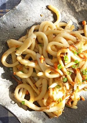 焼さけあらほぐしのまろやか焼きうどん-レシピのメイン写真