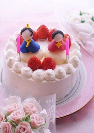 簡単★ひな祭り苺のケーキ(動画付き)-レシピのメイン写真