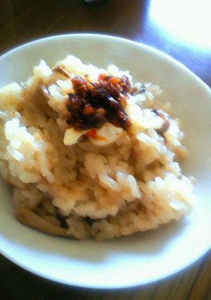 食べるラー油とバターの最強丼-レシピのメイン写真