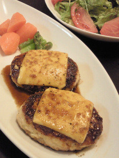 ふわふわ豚ハンバーグ☆チーズのせ-レシピのメイン写真
