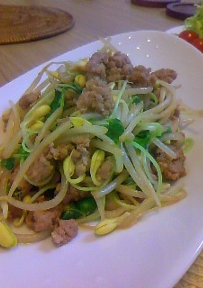お給料日前に♥もやしとかいわれの味噌炒め-レシピのメイン写真