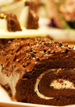 チョコレートロールケーキ-レシピのメイン写真