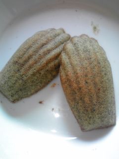 卵1つ☆ワンボウル☆簡単お茶のマドレーヌ-レシピのメイン写真