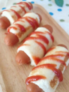 簡単おやつ☆食パンdeウインナーロール-レシピのメイン写真